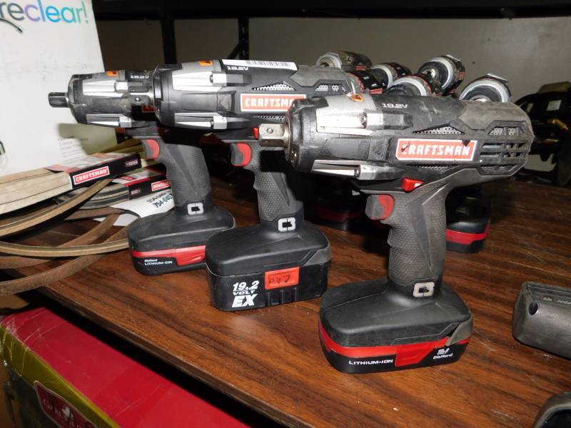 lot 1048 image: 3 Craftsman - cordless 12 drivers wbattries