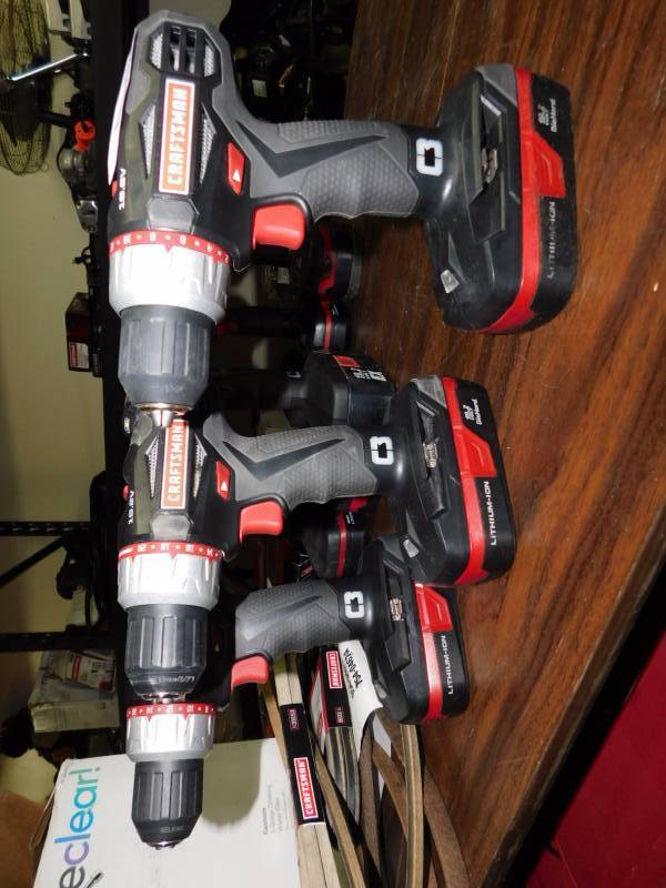 lot 1049 image: 3 Craftsman - cordless drills wbatteries
