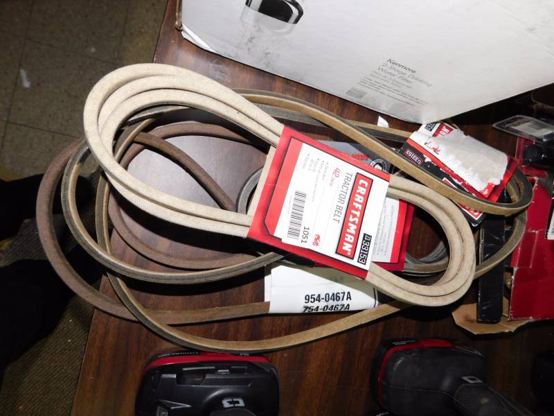lot 1051 image: Lot of Craftsman belts