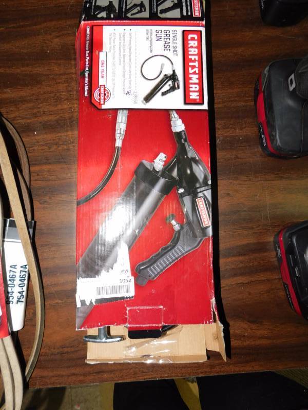 lot 1052 image: Craftsman single shot grease gun