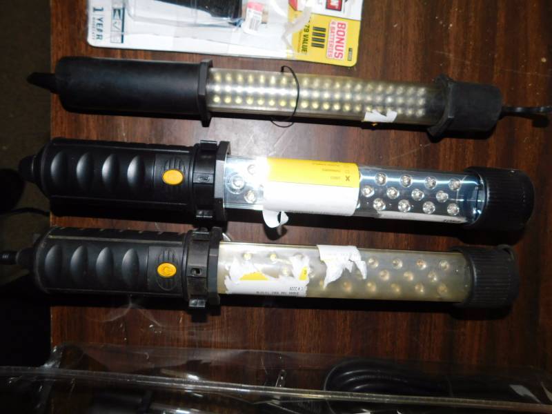 lot 1054 image: 3 Craftsman LED shoplights