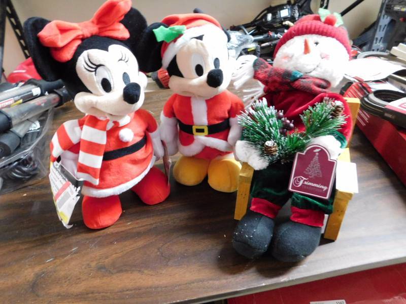 lot 1071 image: Minnie, Mickey and Snowman Christmas decor