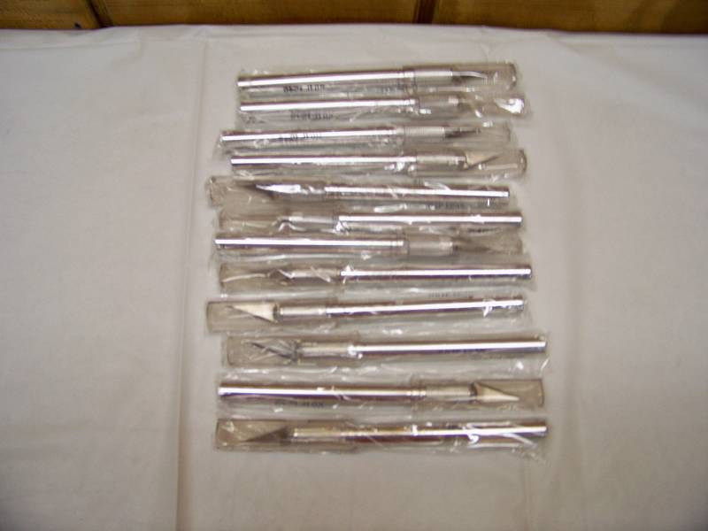 lot 11 image: 12 X-Acto Knives
