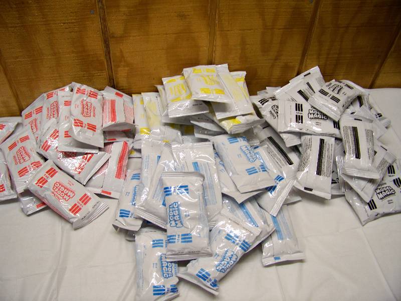 lot 17 image: 73 Packages Crayola Model Magic Modeling Clay Classpack