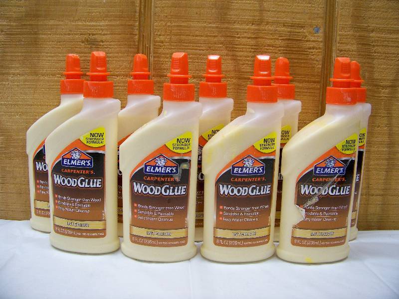 lot 58 image: 9 Bottles Elmers Carpenters Wood Glue