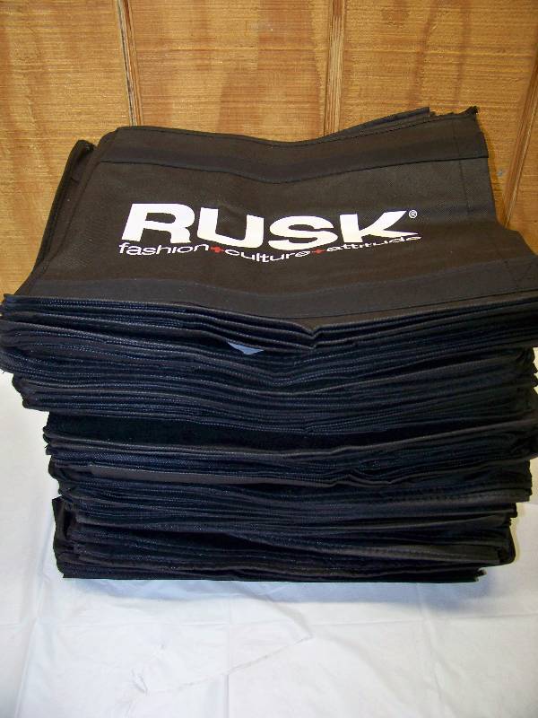 lot 86 image: 51 Reuseable Shopping Bags