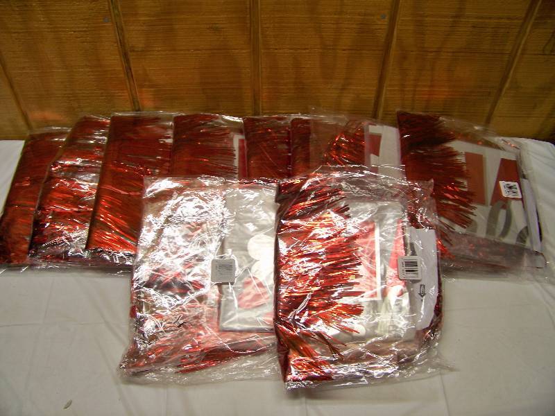 lot 35 image: 10 Anagram Happy Valentines Day Skywalker Balloons