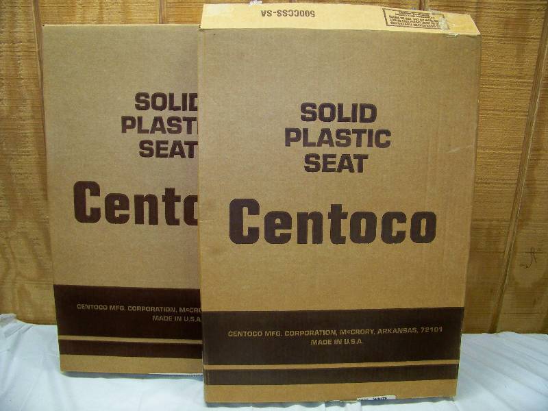 lot 118 image: 2 Centoco Open Front Toilet Seat Lids