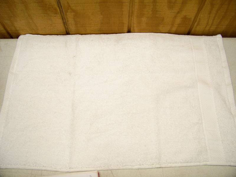 lot 164 image: 36 White Hand Towels