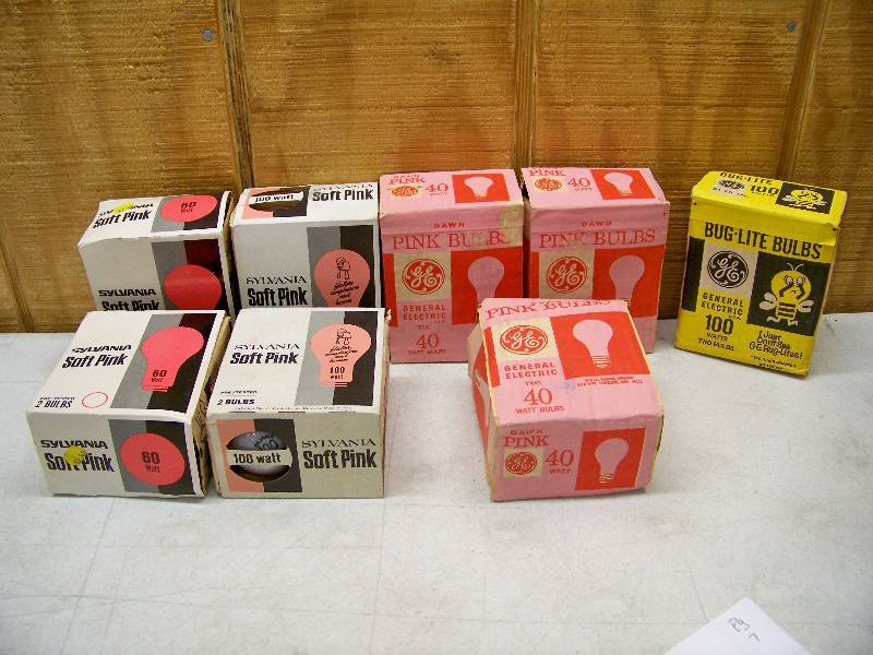 lot 190 image: Vintage Light Bulbs