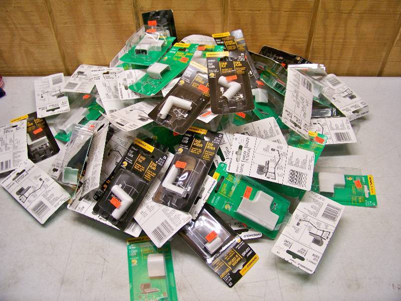 lot 220 image: Wiremold