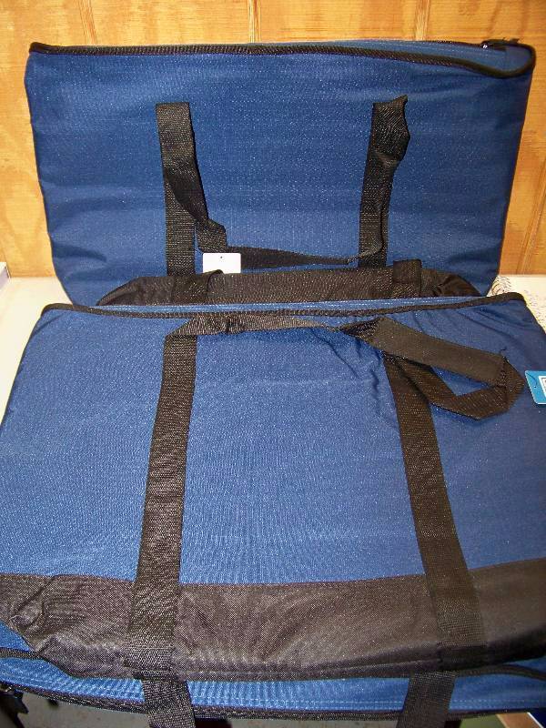 lot 300 image: 4 Large Insulated Tote Bags