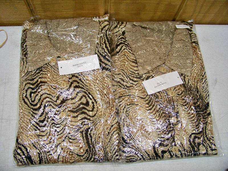 lot 347 image: 2 Reversible Crush Jackets