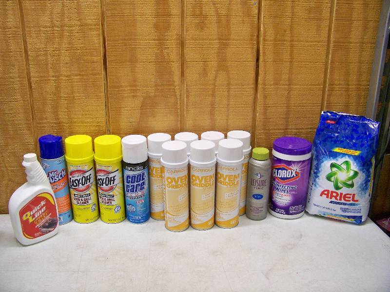 lot 384 image: Cleaning Supplies