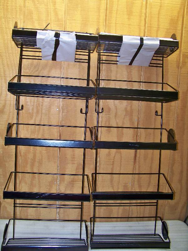 lot 423 image: 2 Wire Shelving Units