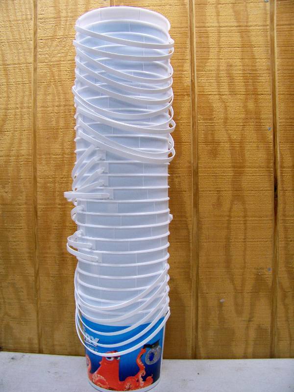 lot 478 image: 25 Finding Dory Buckets or Pails