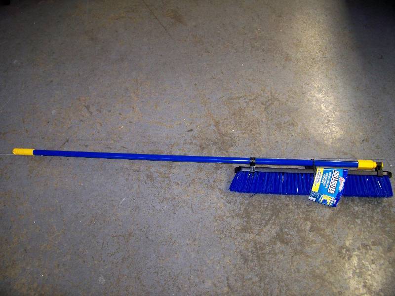 lot 471 image: Quickie Bulldozer Rough Surface Push Broom