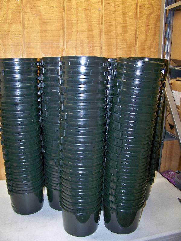 lot 479 image: 200 Half Gallon Pails Buckets