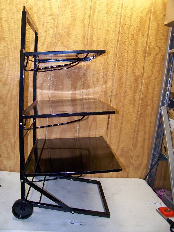 lot 484 image: 3 Shelf Metal Cart on Wheels