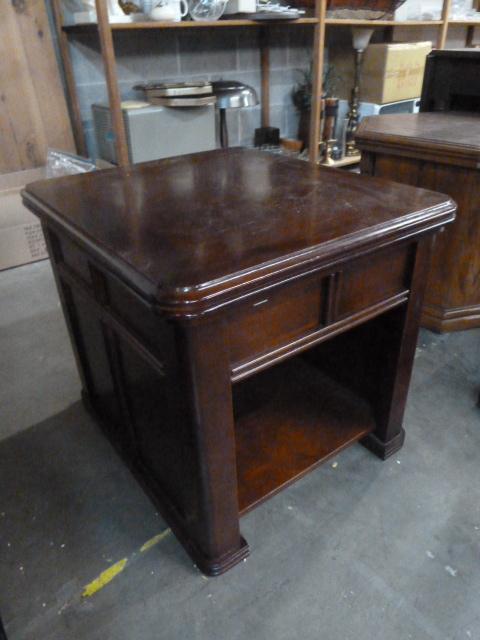 lot 253 image: REAL WOOD SIDE TABLE