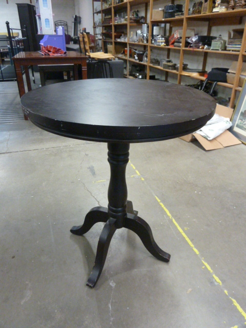 lot 232 image: VERY NICE ACCENT TABLE