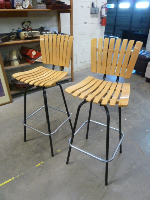 lot 230 image: EXCELLENT CONDITION VINTAGE SWIVELLING BARSTOOLS PAIR