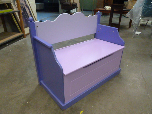 lot 221 image: PURPLE  PINK CHILDS BENCHSTORAGE
