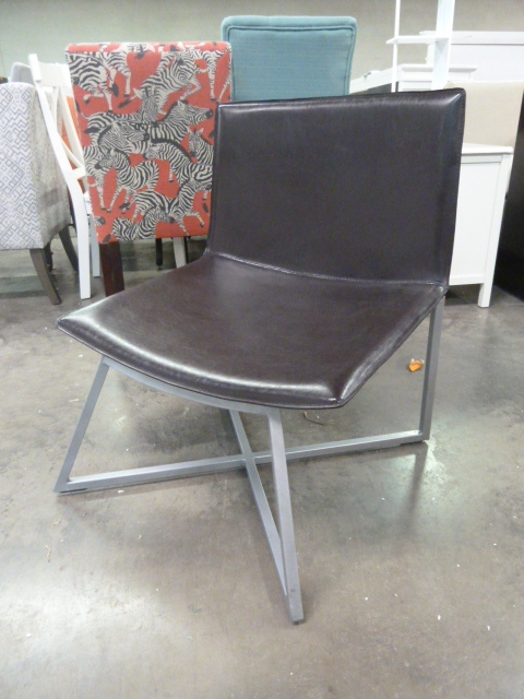 lot 4 image: MODERN DESIGN CHAIR - BROWN