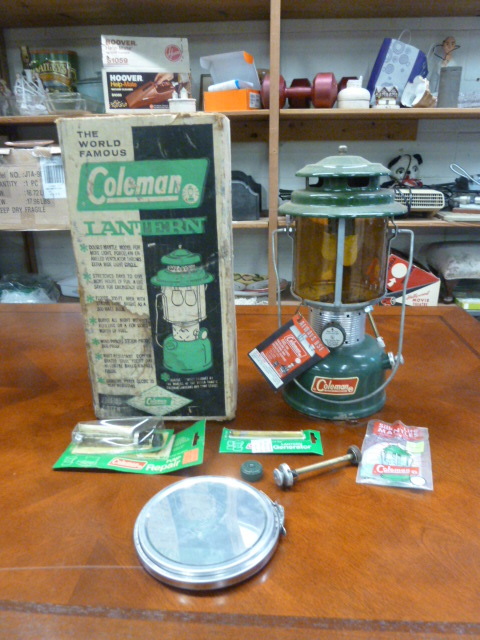lot 201 image: VINTAGE COLEMAN LANTERN & ACCESSORIES