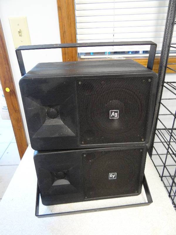 lot 2882 image: EV 100Watt Compact Monitor Audio Speakers