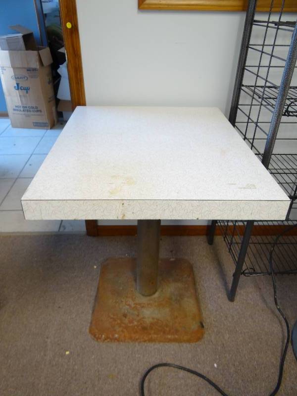 lot 2884 image: White Laminated Top 30x24 Single Metal Base Table