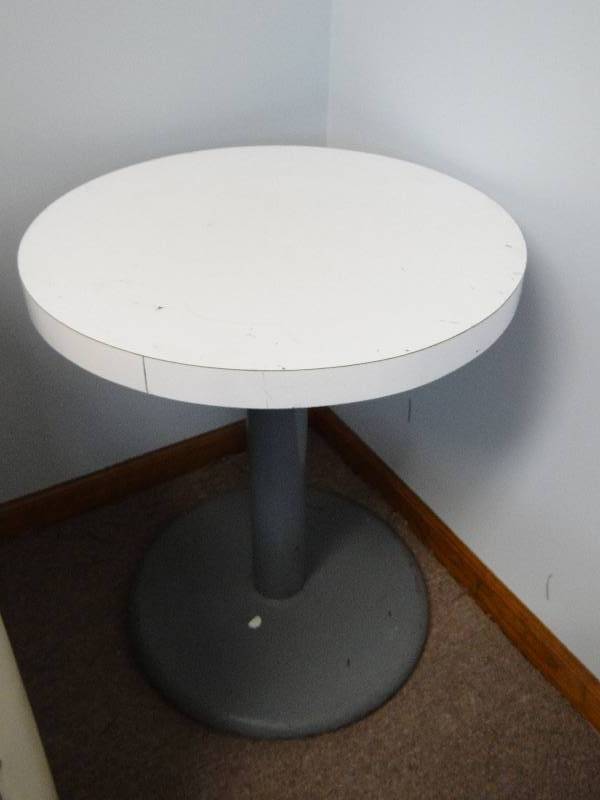 lot 2902 image: Single Metal Base white Laminated Top 20 Round Table