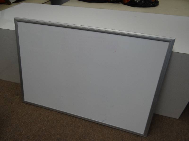 lot 2906 image: White Face Wall Hung Dry Erase Board