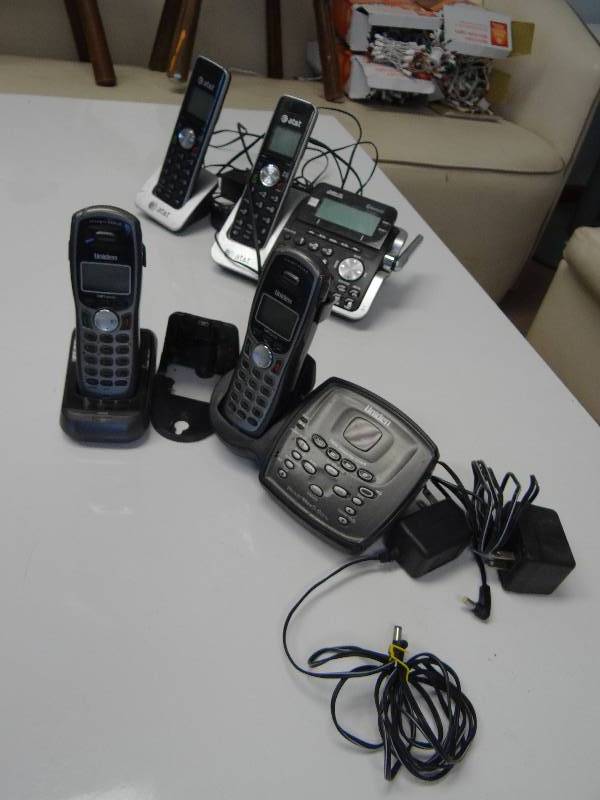 lot 2910 image: Assorted Lot of Uniden And AT&T Cordless Household Phones