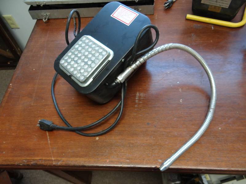 lot 2922 image: Parts Cleaner Pump w Nozzle