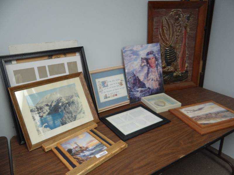 lot 2939 image: Large Assorted Lot of Misc Framed Antique Prints