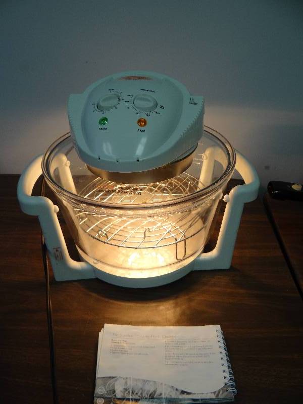 lot 2944 image: Flavor Wave Turbo Halogen Convection Oven