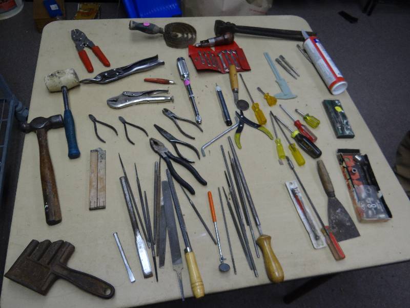 lot 2962 image: Large Assorted Lot of Misc Hand Tools And Crate