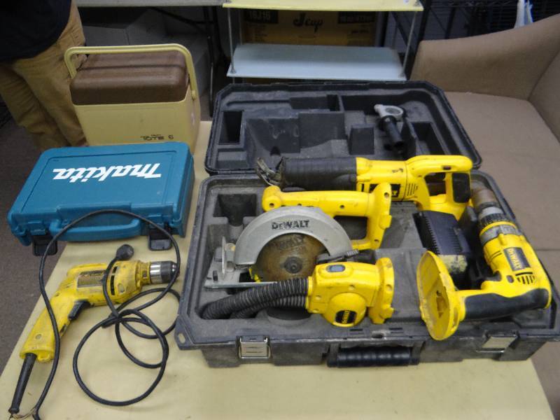 lot 2963 image: 5 Piece DeWalt 18v Drill Set w Case And Electric Drill