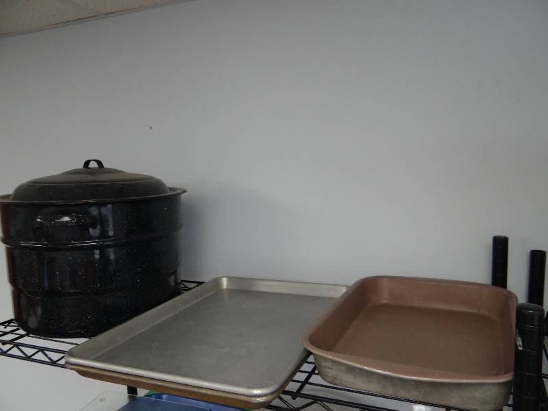 lot 2970 image: Large Assorted Shelf Lot of Pans w Pot