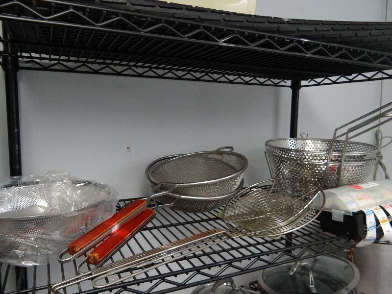lot 2971 image: Large Assorted Shelf Lot of Strainer Baskets