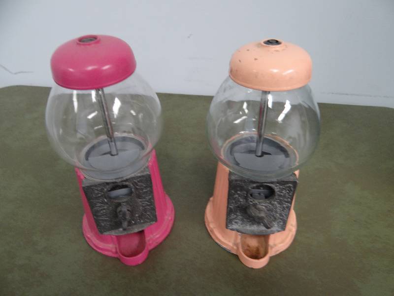 lot 2518 image: (2) Glass Bulb Metal Base Coin Operated Gumball Machines