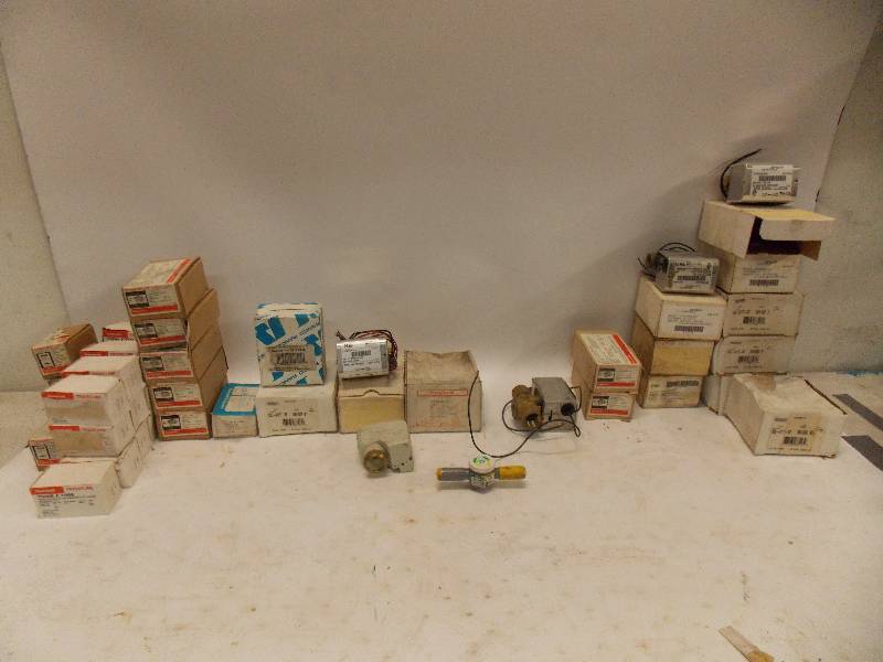 lot 1417 image: Heater & AC Parts Lot