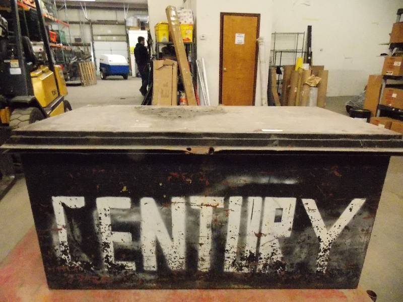 lot 1418 image: BLACK JOB BOX