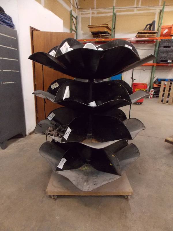 lot 1420 image: BLACK ROTATING BIN