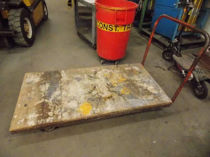lot 1423 image: Platform Dolly