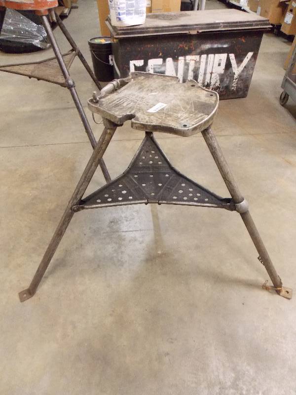 lot 110 image: TRISTAND