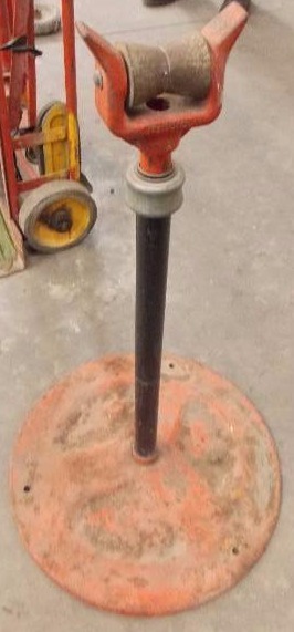 lot 122 image: Ridgid Material Stand