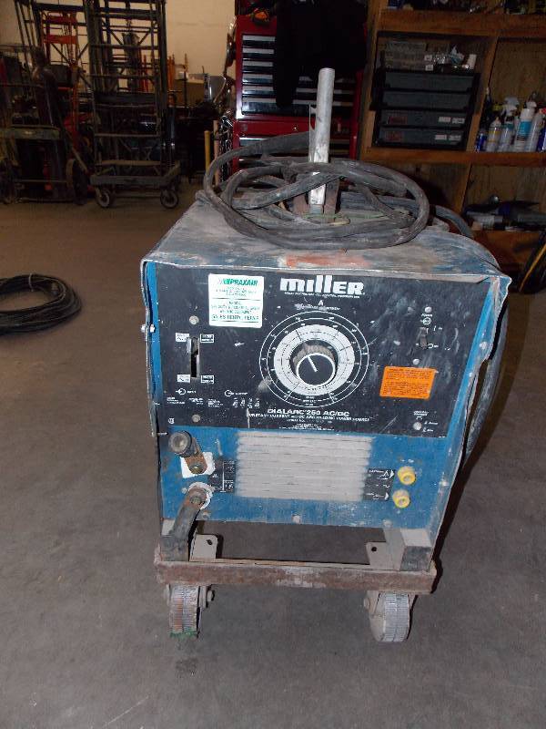 lot 142 image: Miller DIALARC 250 ACDC