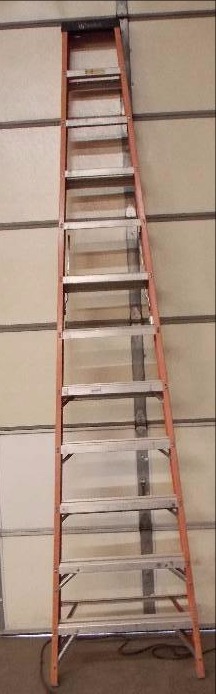 lot 179 image: Davidson 12 Ladder